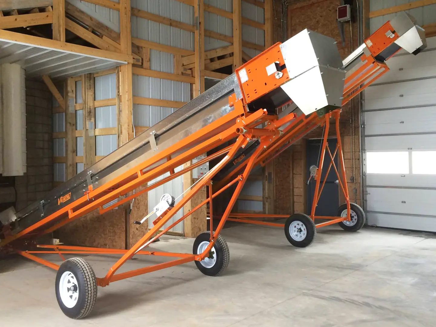 Single-chain conveyors