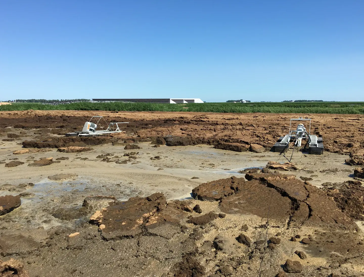 Floating agitator pumps