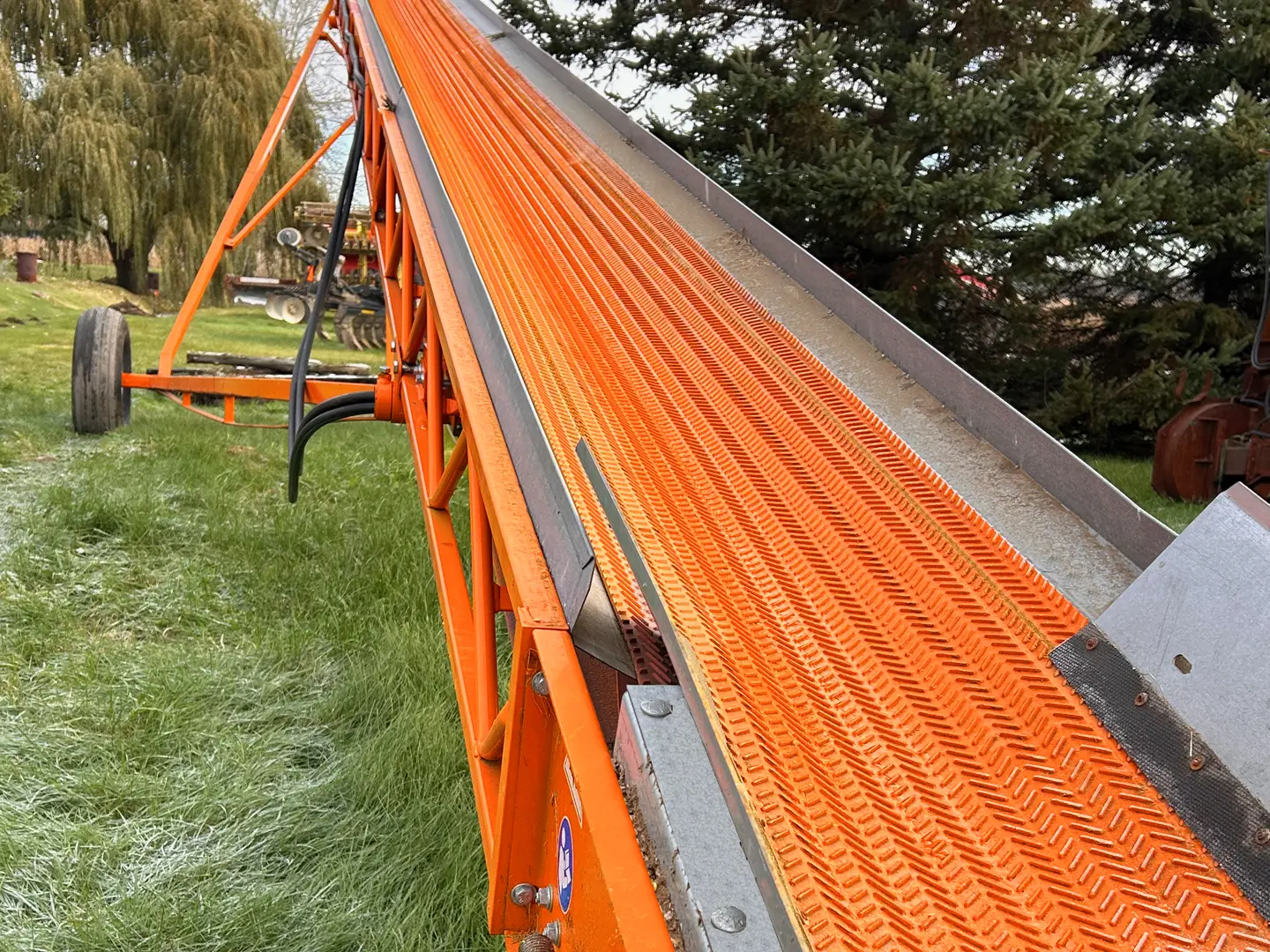 Convertible elevator