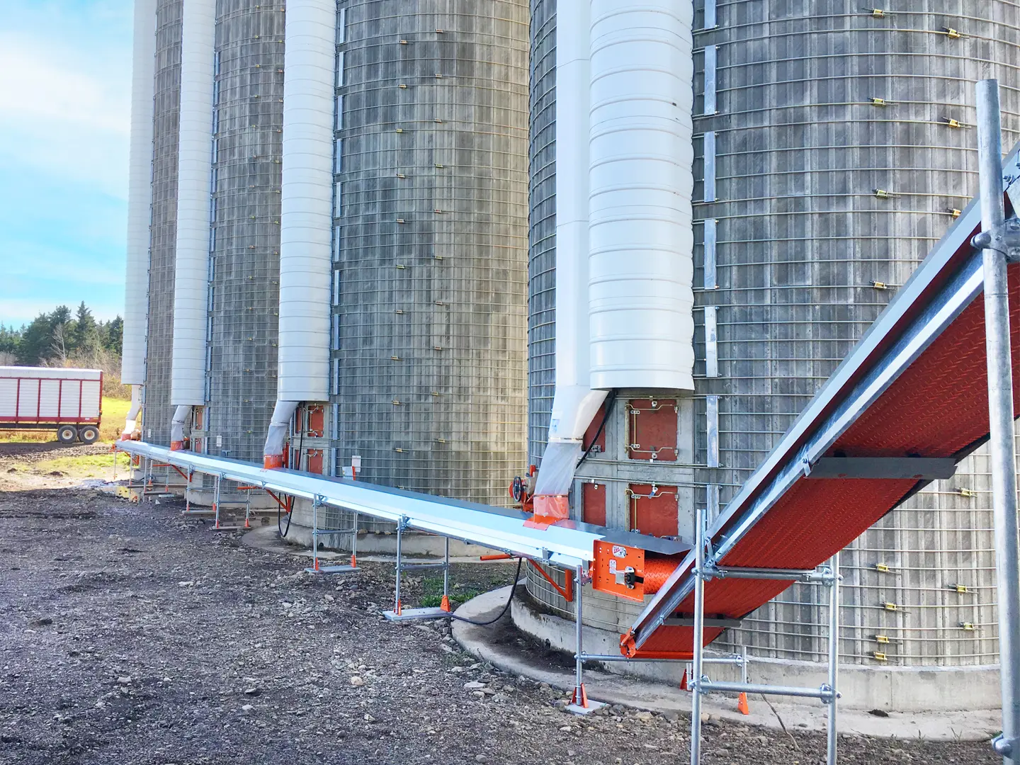 Center charge feeder