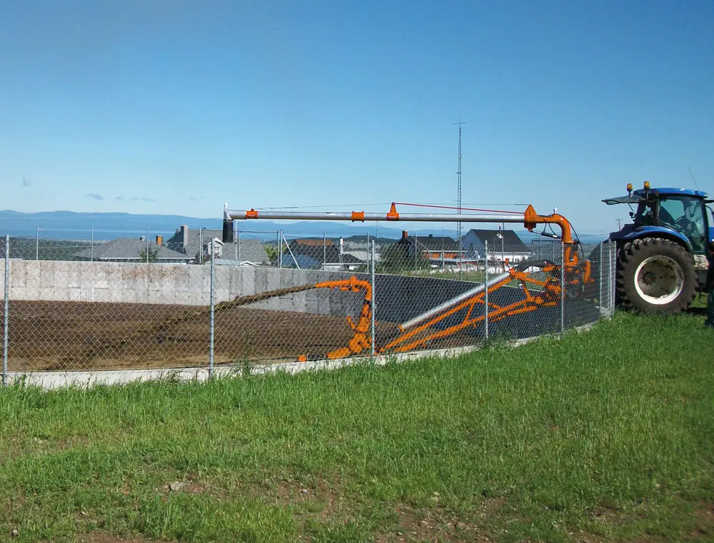 1. Trailer or 3-point hitch