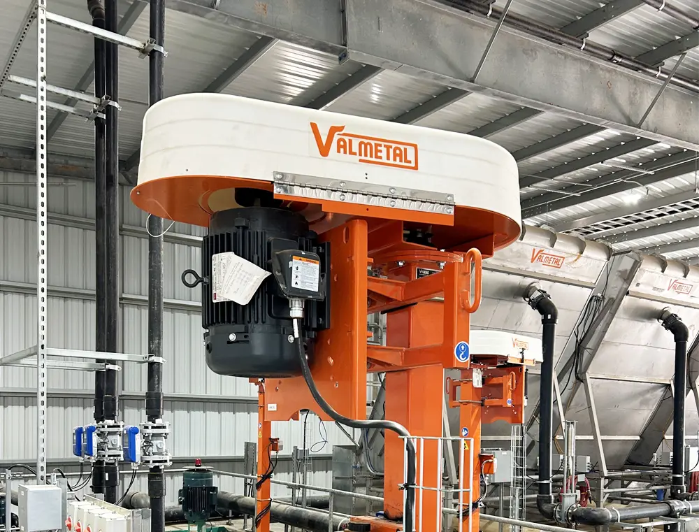 Vertical prop agitators - North Side Dairy