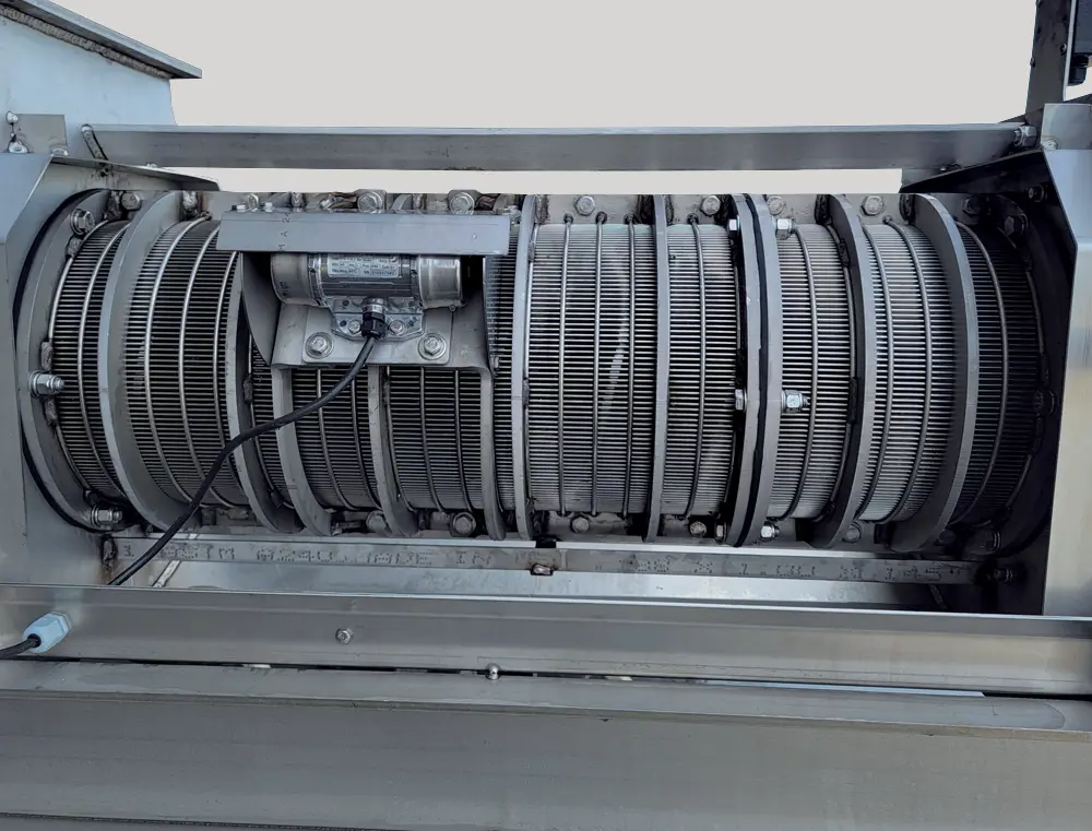 Unique vibrating screen