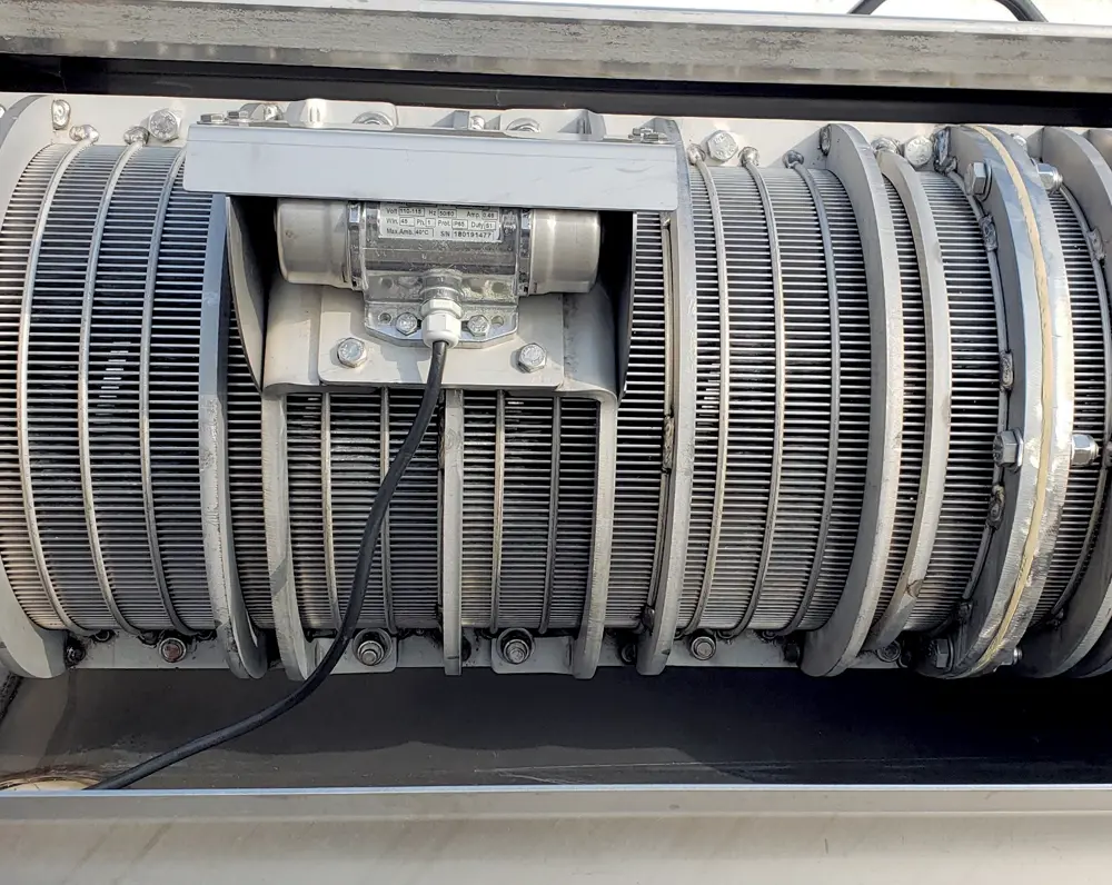 Unique vibrating screen