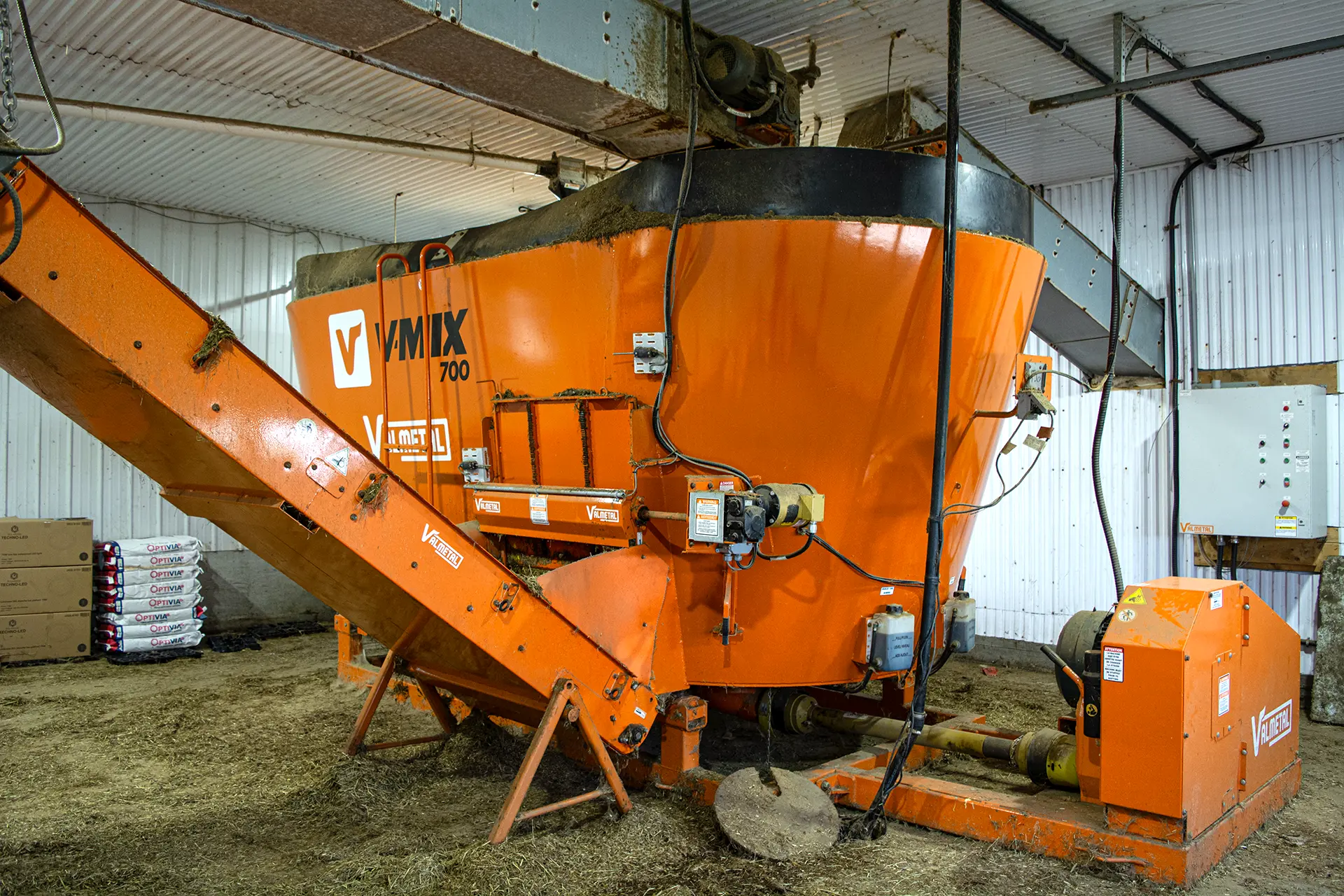  V-Mix 700 - E. Pouliot & Fils Farm