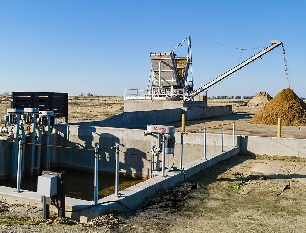 System to capture manure and recycle rinse water - Horizon Jerseys Farm